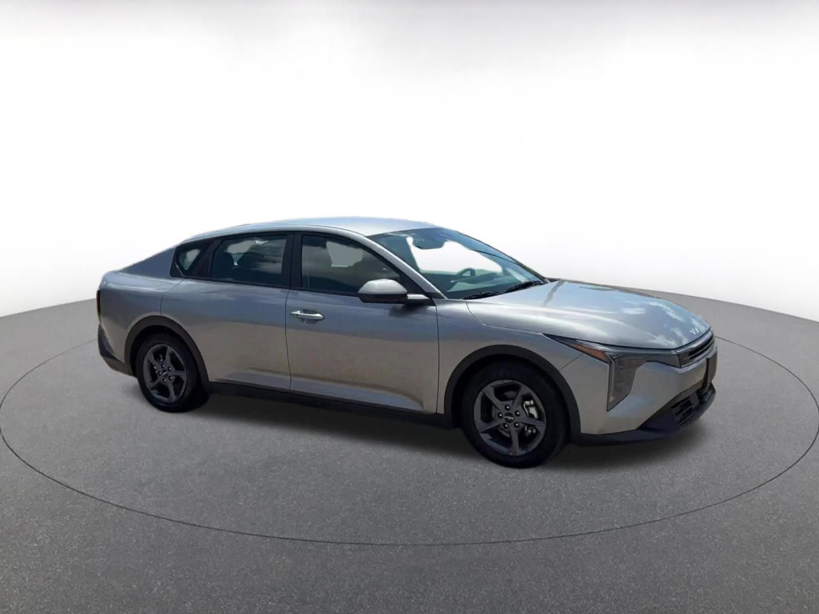 Used 2025 Kia K4 FWD image 2