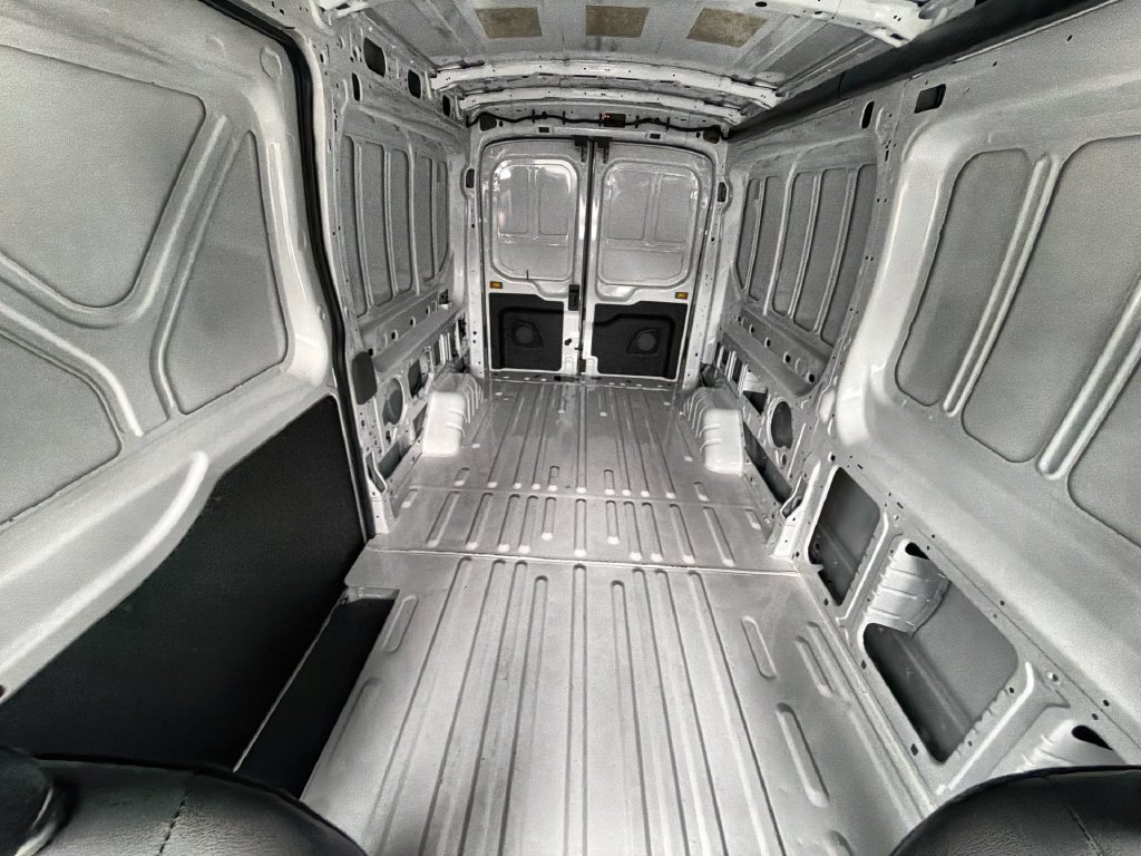 Used 2023 Ford E-Transit Medium Roof RWD image 26