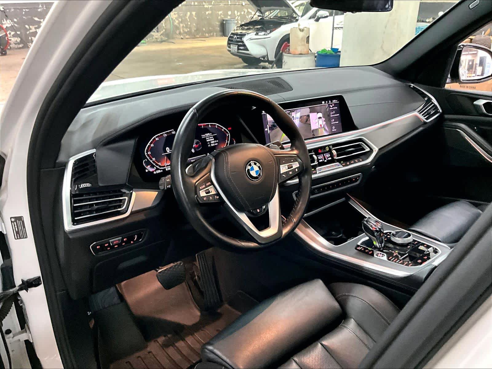 Used 2020 BMW X5 xDrive40i w/ Convenience Package AWD/4WD image 16