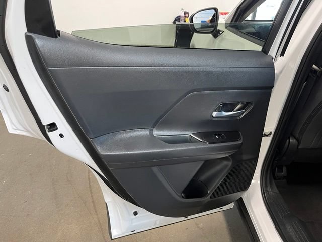 Used 2025 Nissan Kicks SV FWD image 19