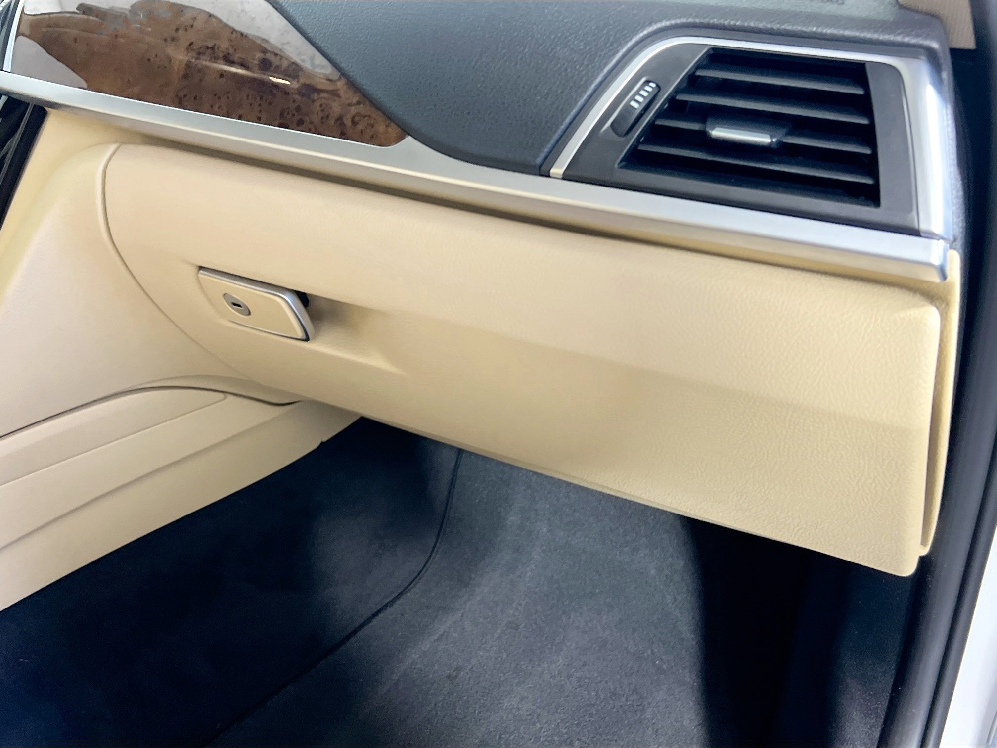 Used 2018 BMW 320i Sedan image 35