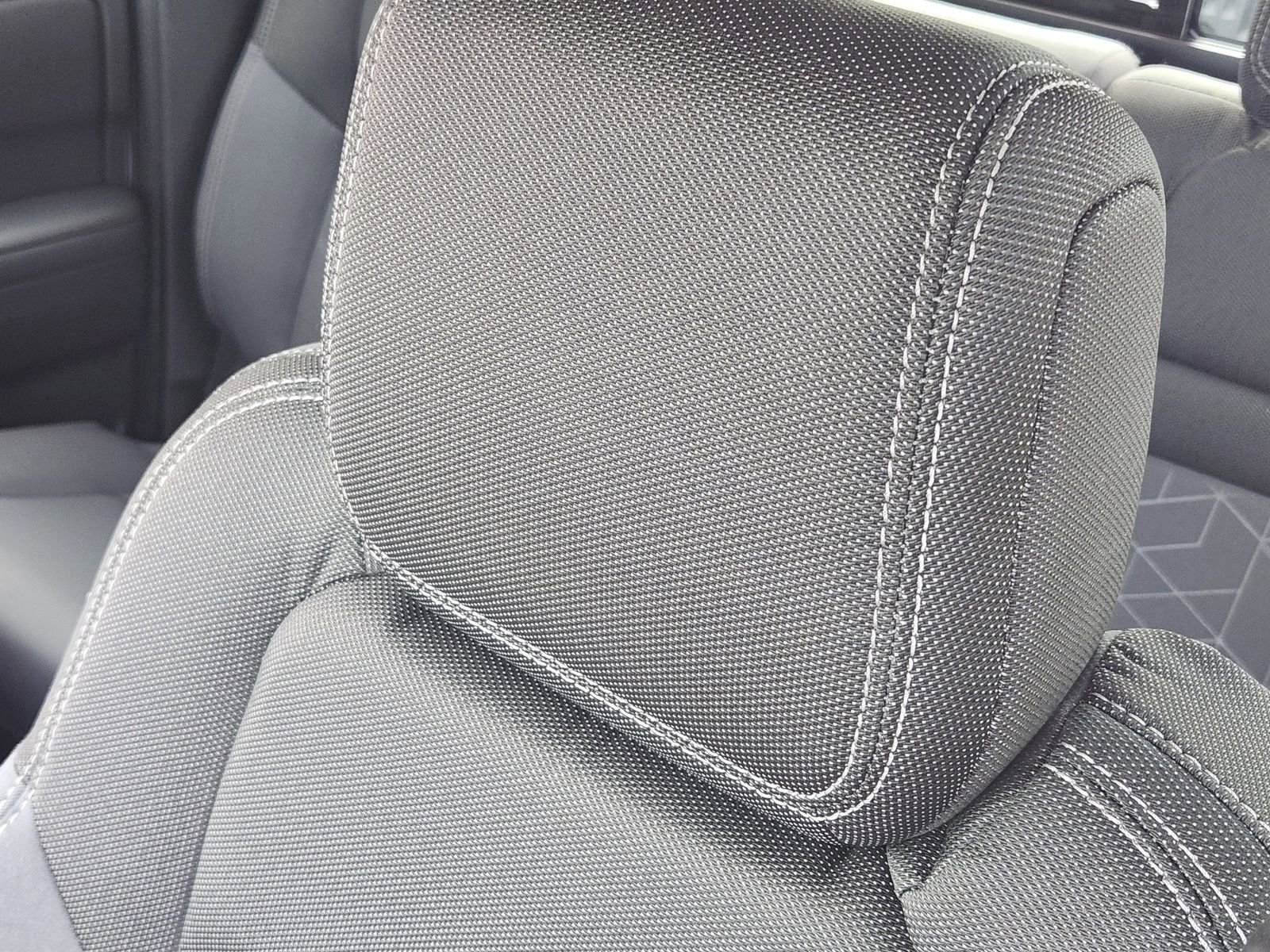 Used 2025 Nissan Frontier SV w/ SV Convenience Package image 18