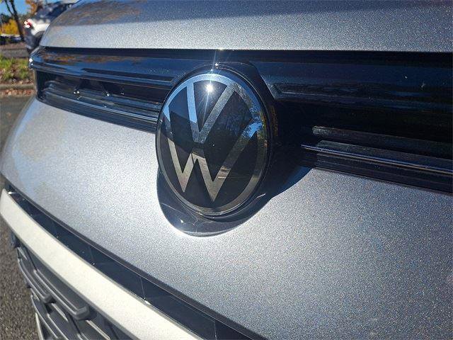 Certified 2025 Volkswagen Taos SE w/ Panoramic Sunroof Package image 29