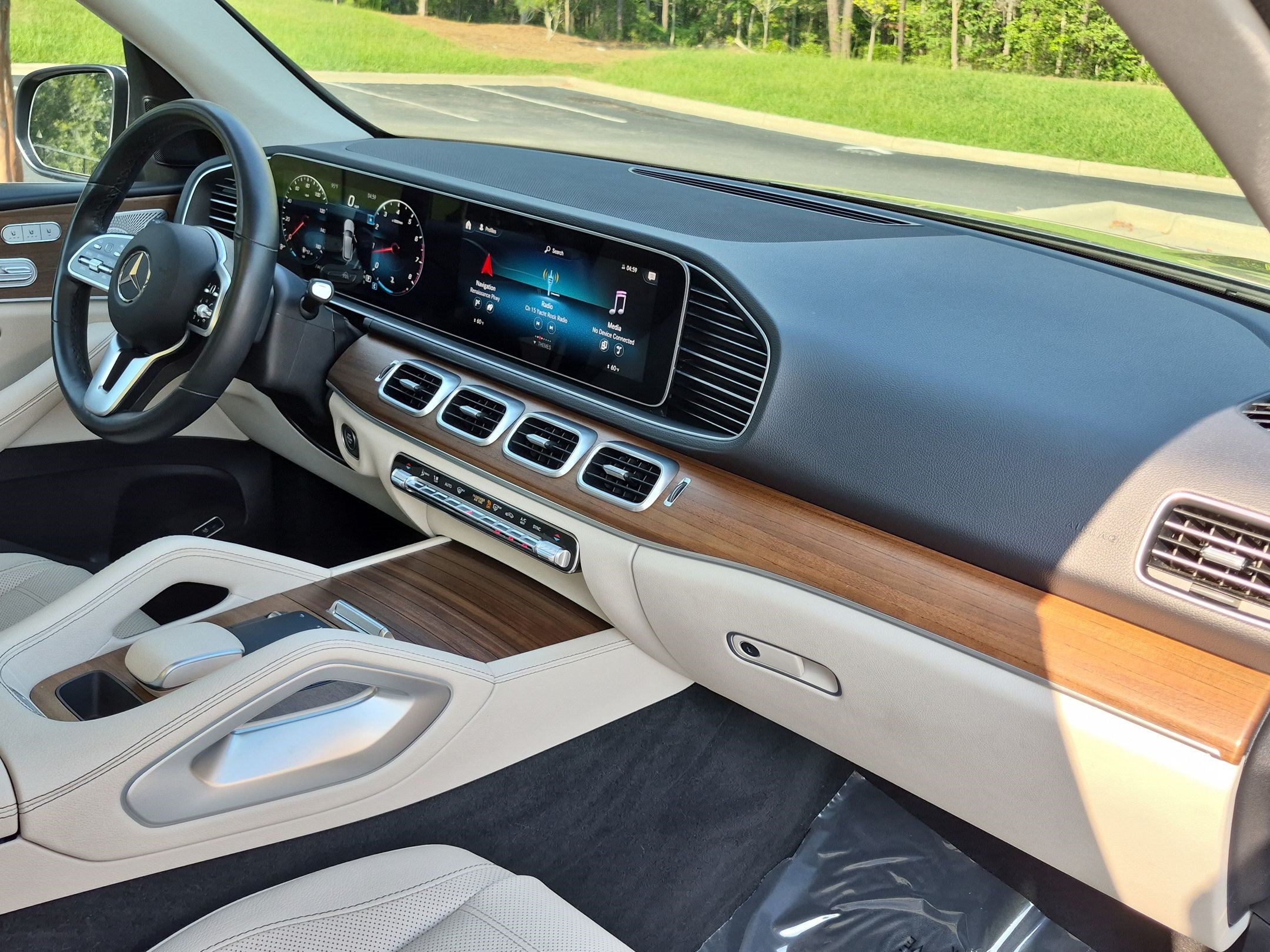 Certified 2023 Mercedes-Benz GLE 350 4MATIC w/ AMG Line Exterior image 33