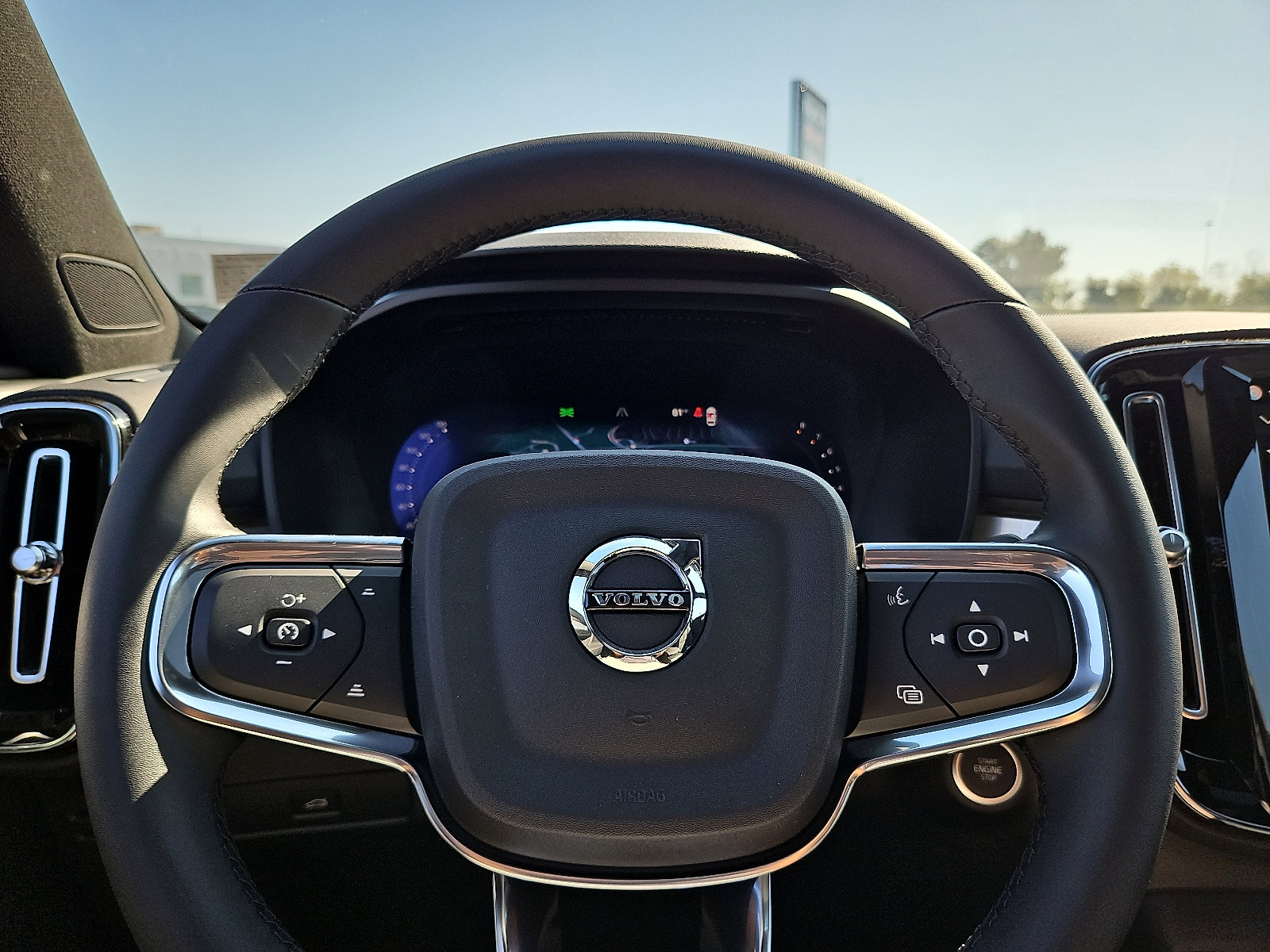 New 2026 Volvo XC40 B5 Ultra w/ Protection Package Premier AWD/4WD image 18