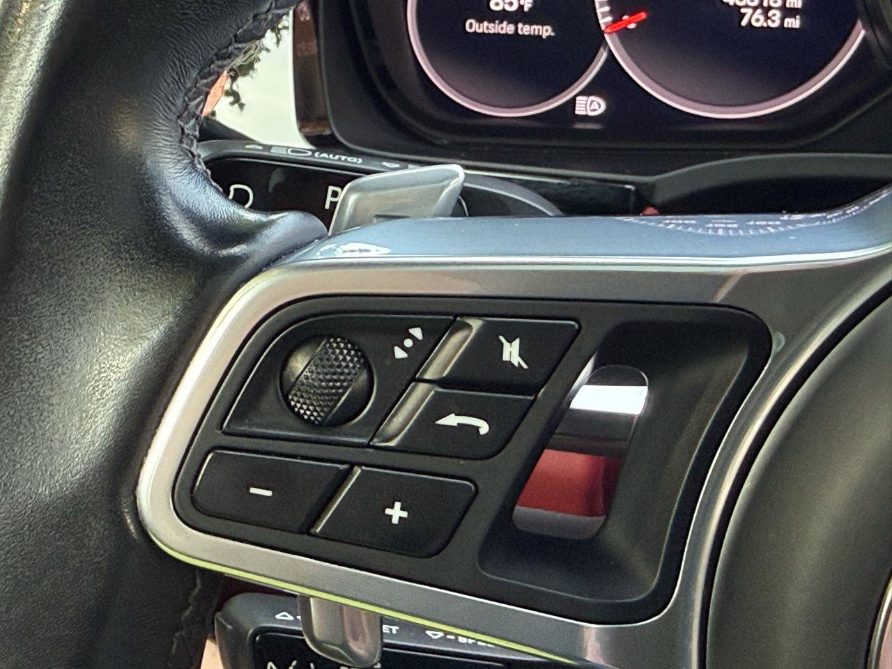 Used 2022 Porsche Cayenne Platinum Edition AWD/4WD image 45