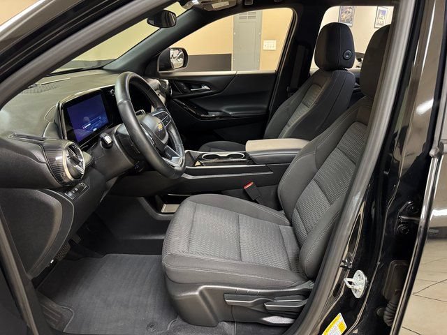 Used 2025 Chevrolet Equinox LT FWD image 8