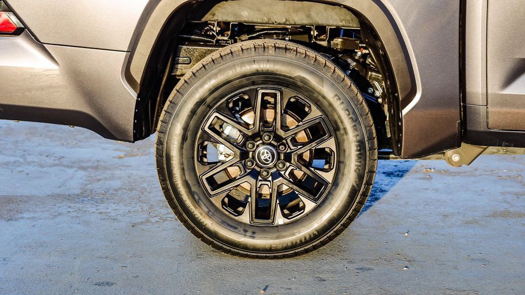 Used 2025 Toyota Tundra Limited image 12