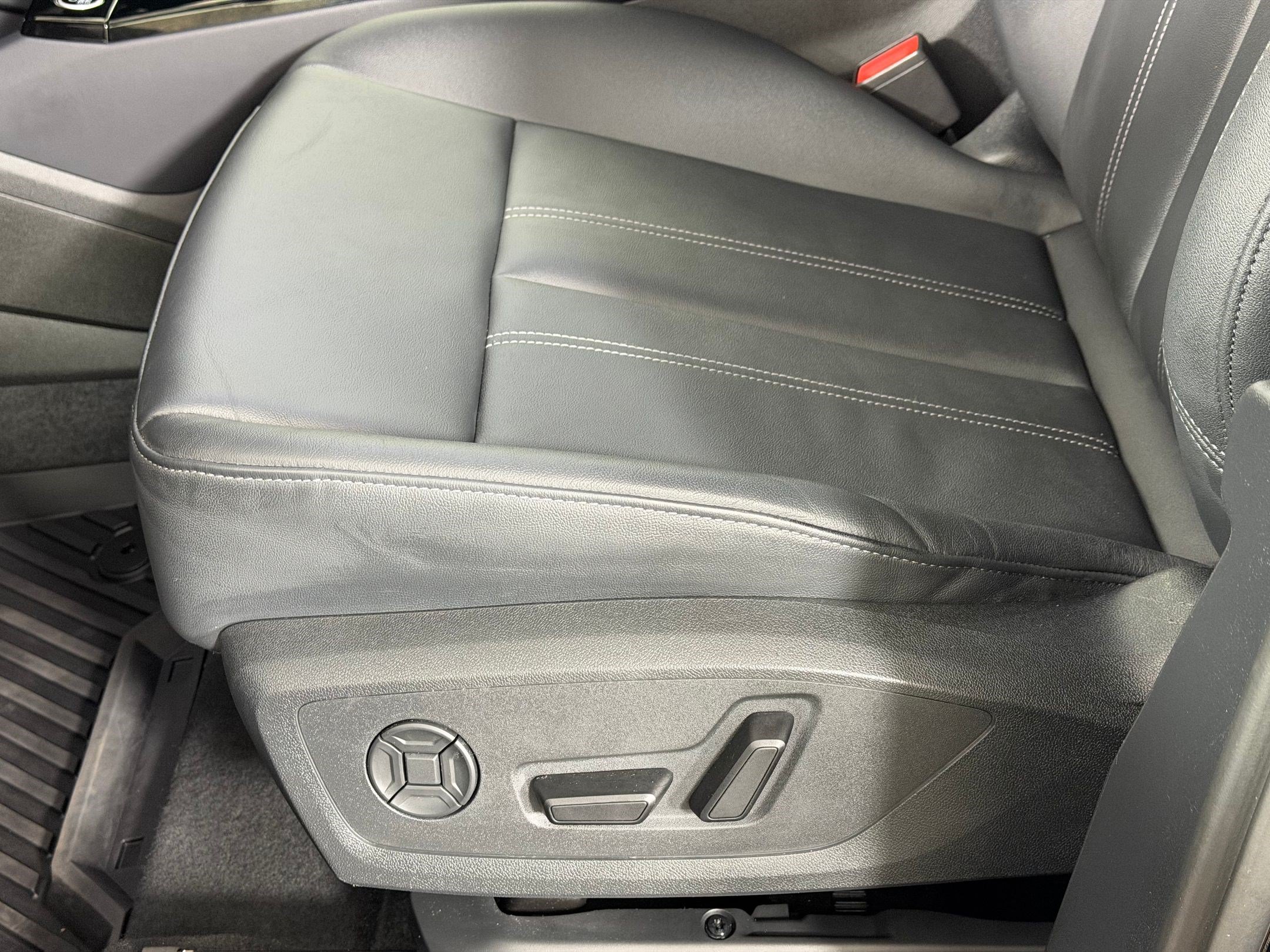 Certified 2025 Audi Q6 e-tron Premium w/ Convenience Package RWD image 15