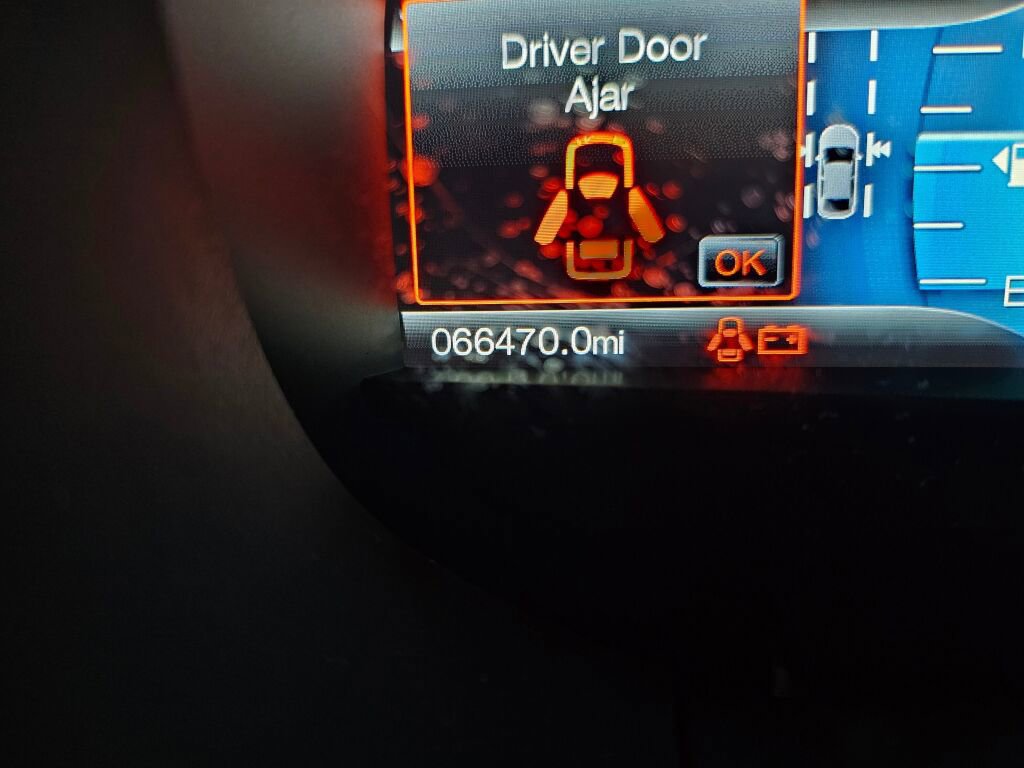 Used 2017 Ford Edge Titanium w/ Equipment Group 302A AWD/4WD image 25