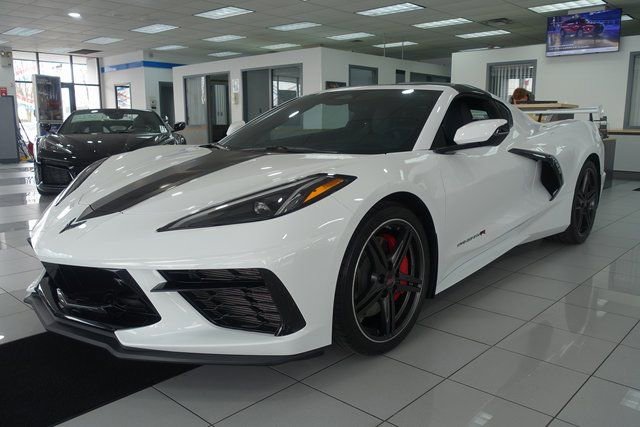 Used 2024 Chevrolet Corvette Stingray Preferred Cpe w/ Z51 Performance Package image 3