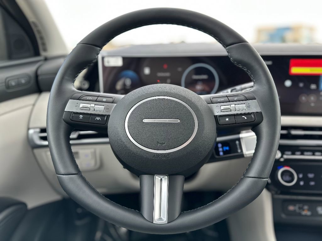 New 2025 Hyundai Tucson Limited image 12