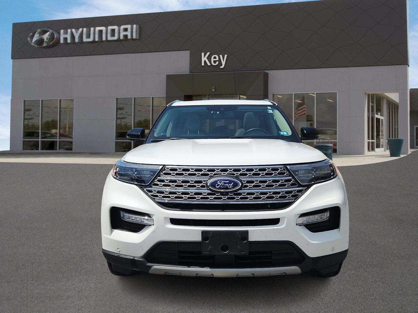 Used 2021 Ford Explorer Limited w/ Equipment Group 301A AWD/4WD image 8