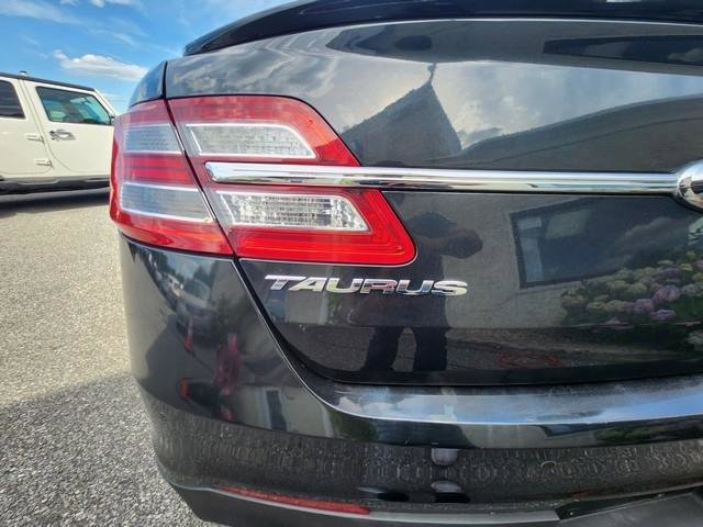 Used 2013 Ford Taurus Limited FWD image 21