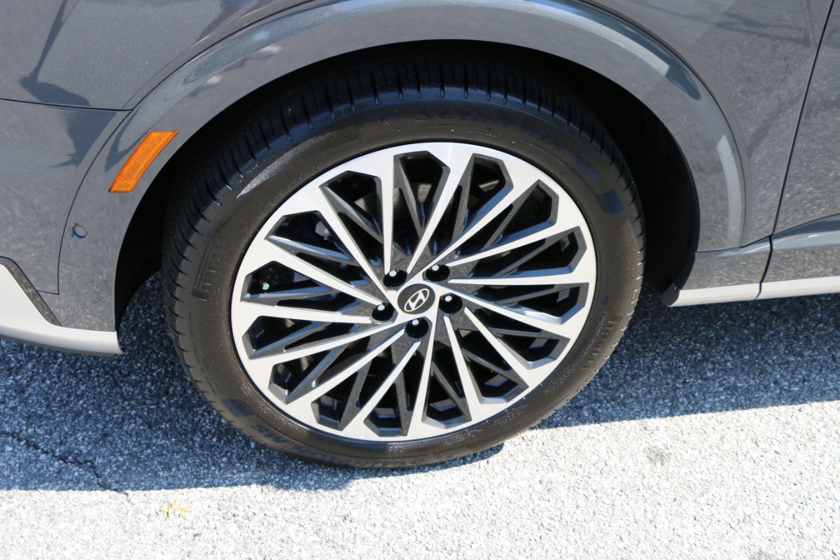 Used 2026 Hyundai Palisade Calligraphy FWD image 14