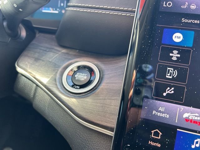 Used 2021 Jeep Grand Cherokee L Limited image 30