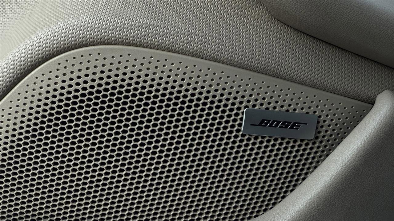 Used 2022 Porsche Taycan image 28