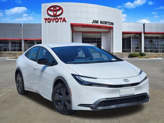 Used 2025 Toyota Prius LE FWD video 1