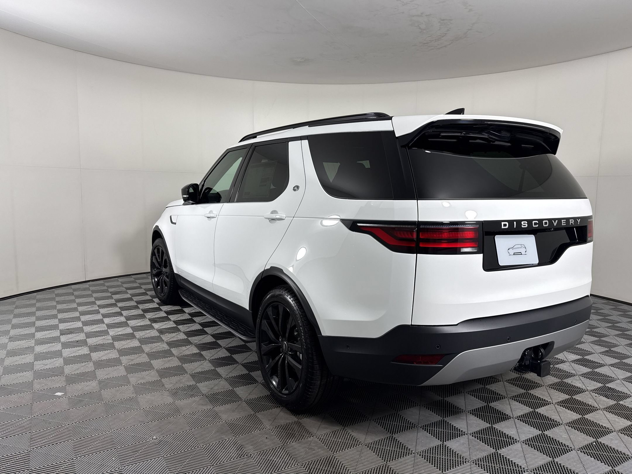 New 2026 Land Rover Discovery S AWD/4WD image 3
