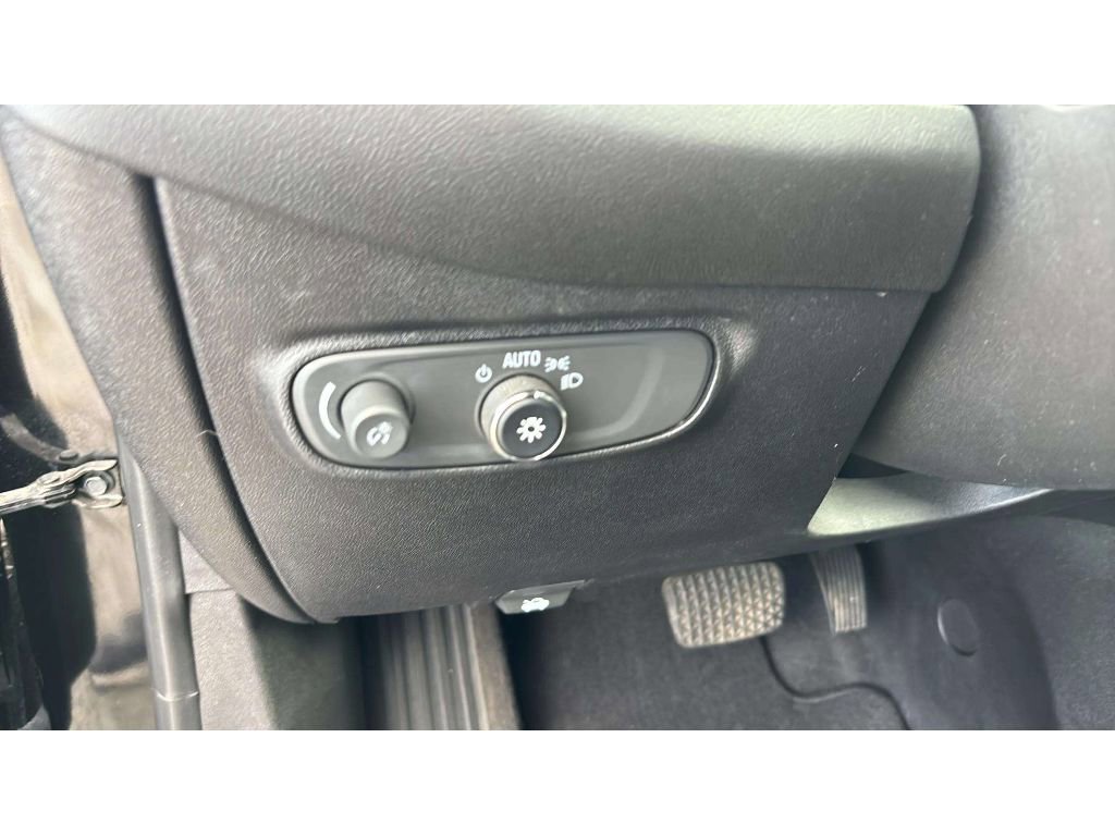 Used 2018 Chevrolet Equinox LT w/ Sun & Infotainment Package image 20