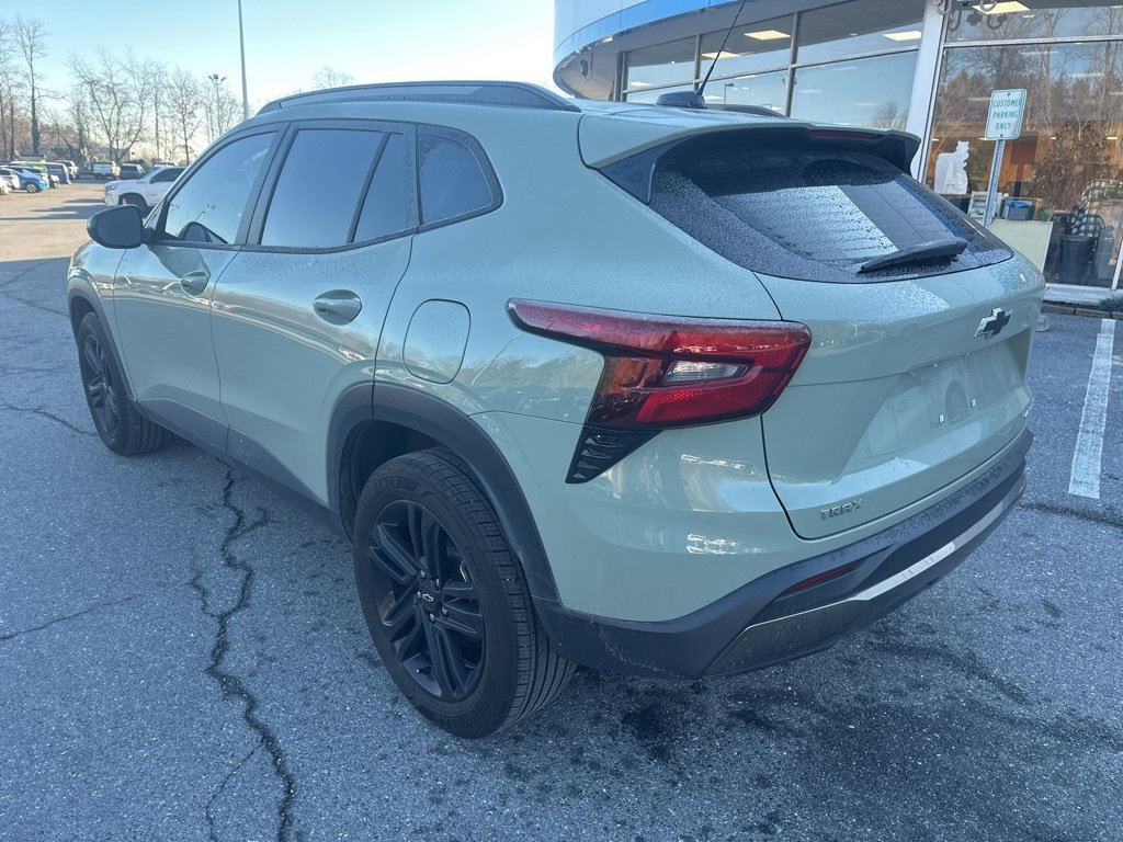 Used 2024 Chevrolet Trax ACTIV w/ Sunroof Package image 7