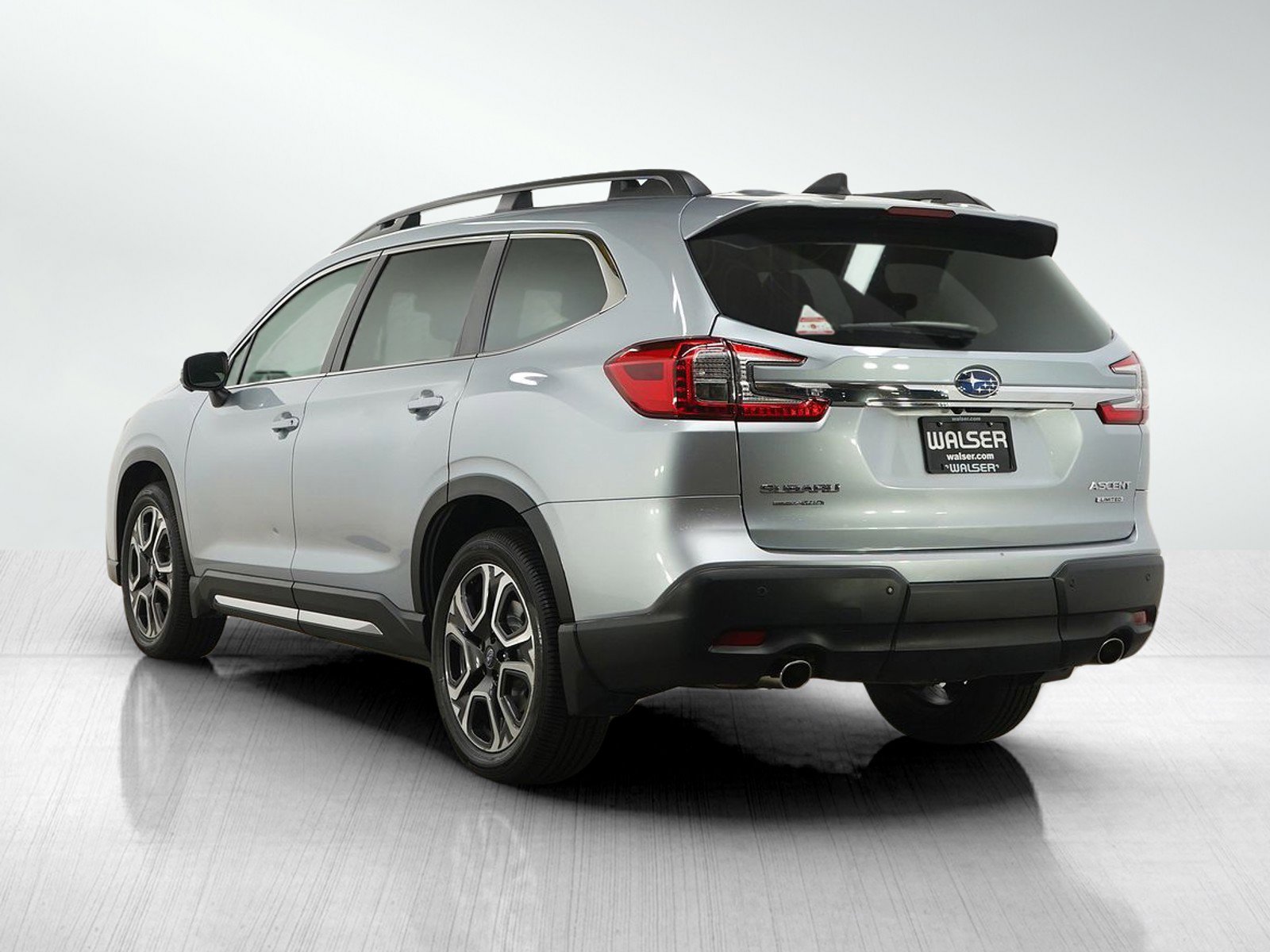 Used 2023 Subaru Ascent Limited w/ Technology Package AWD/4WD image 3