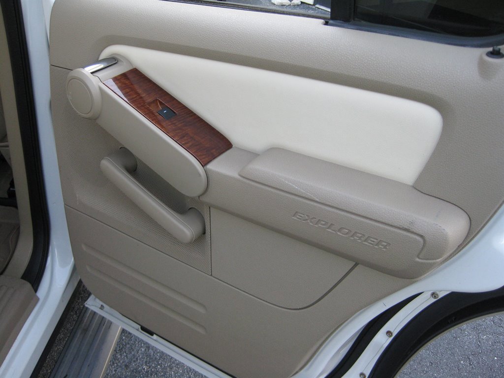 Used 2010 Ford Explorer Eddie Bauer AWD/4WD image 34