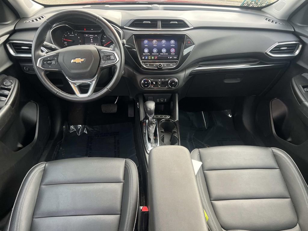 Used 2021 Chevrolet TrailBlazer LT w/ Premium Seating Package image 3