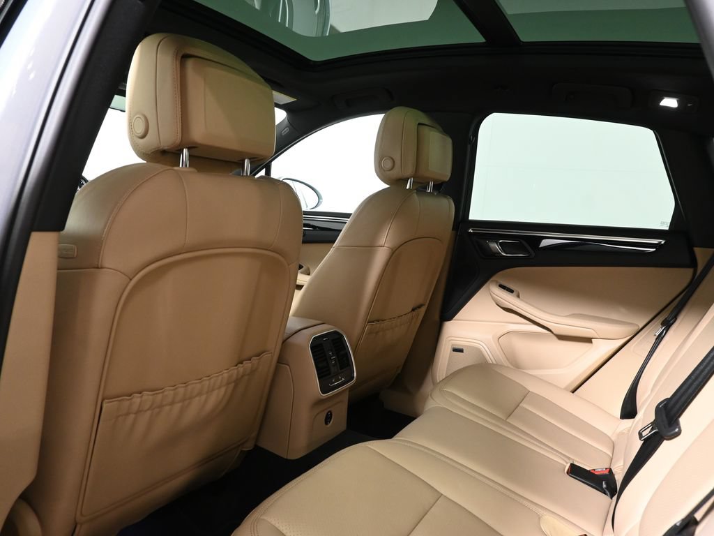 New 2026 Porsche Macan AWD/4WD image 35