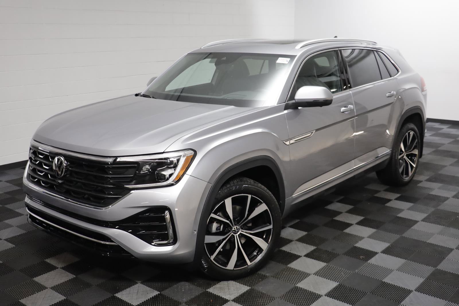 New 2026 Volkswagen Atlas Cross Sport SEL Premium R-Line image 2