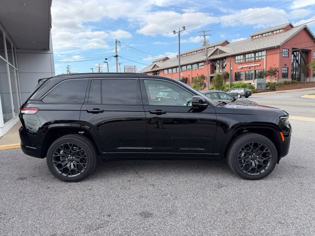 New 2027 Jeep Grand Cherokee Summit w/ Adv Protech Group IV AWD/4WD image 20