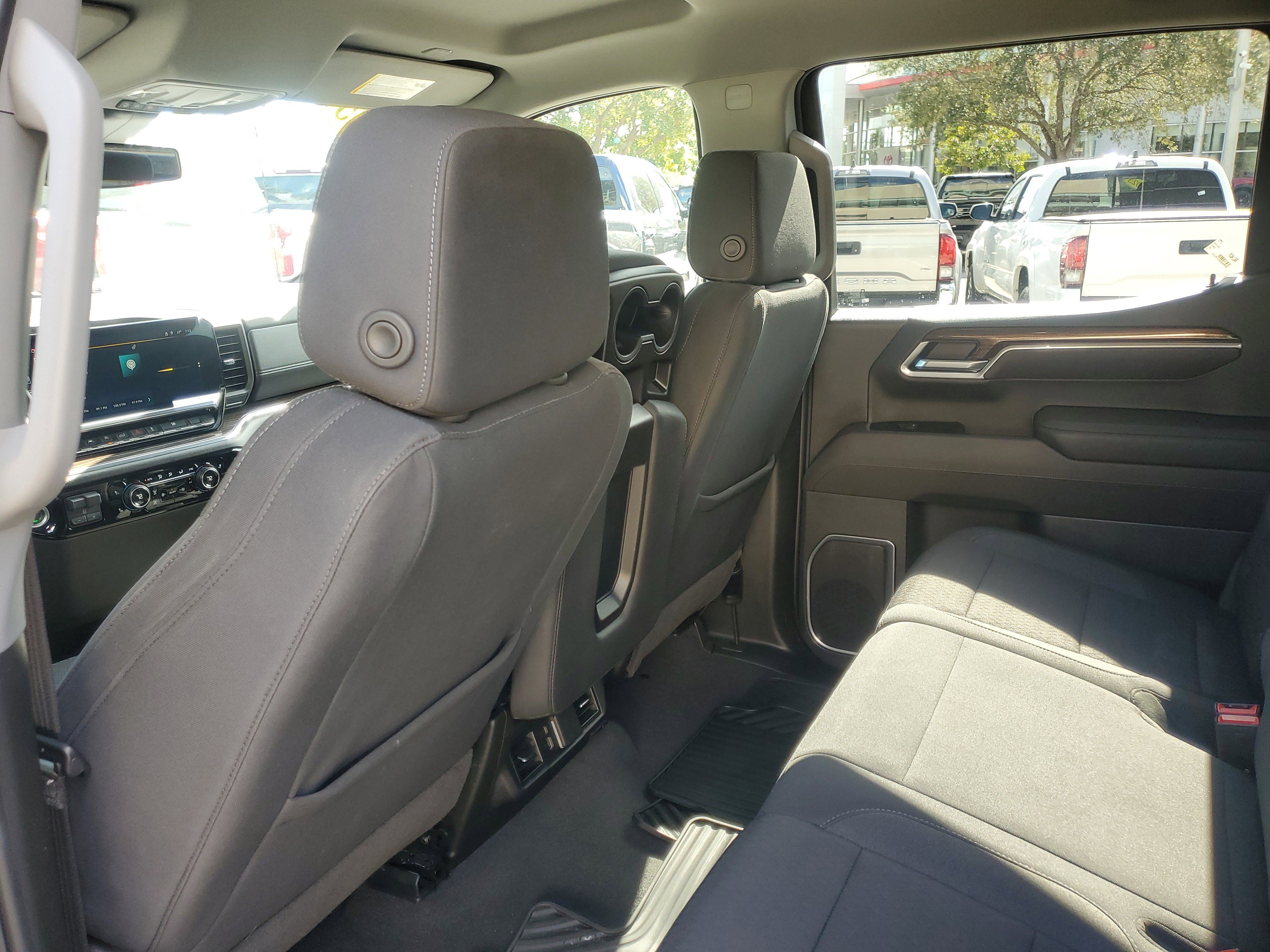 Used 2025 Chevrolet Silverado 1500 LT image 11