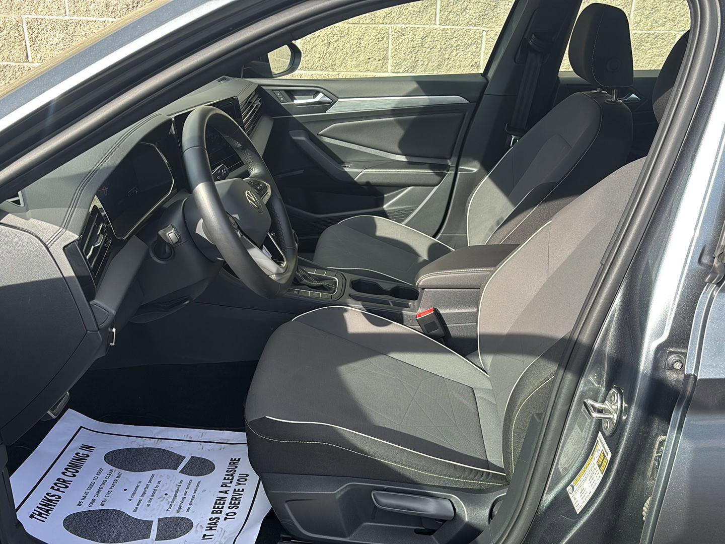 Used 2025 Volkswagen Jetta Sport image 6