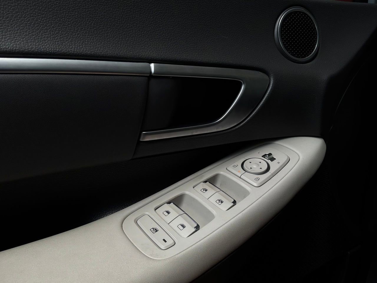 Used 2025 Hyundai Sonata SEL FWD image 21