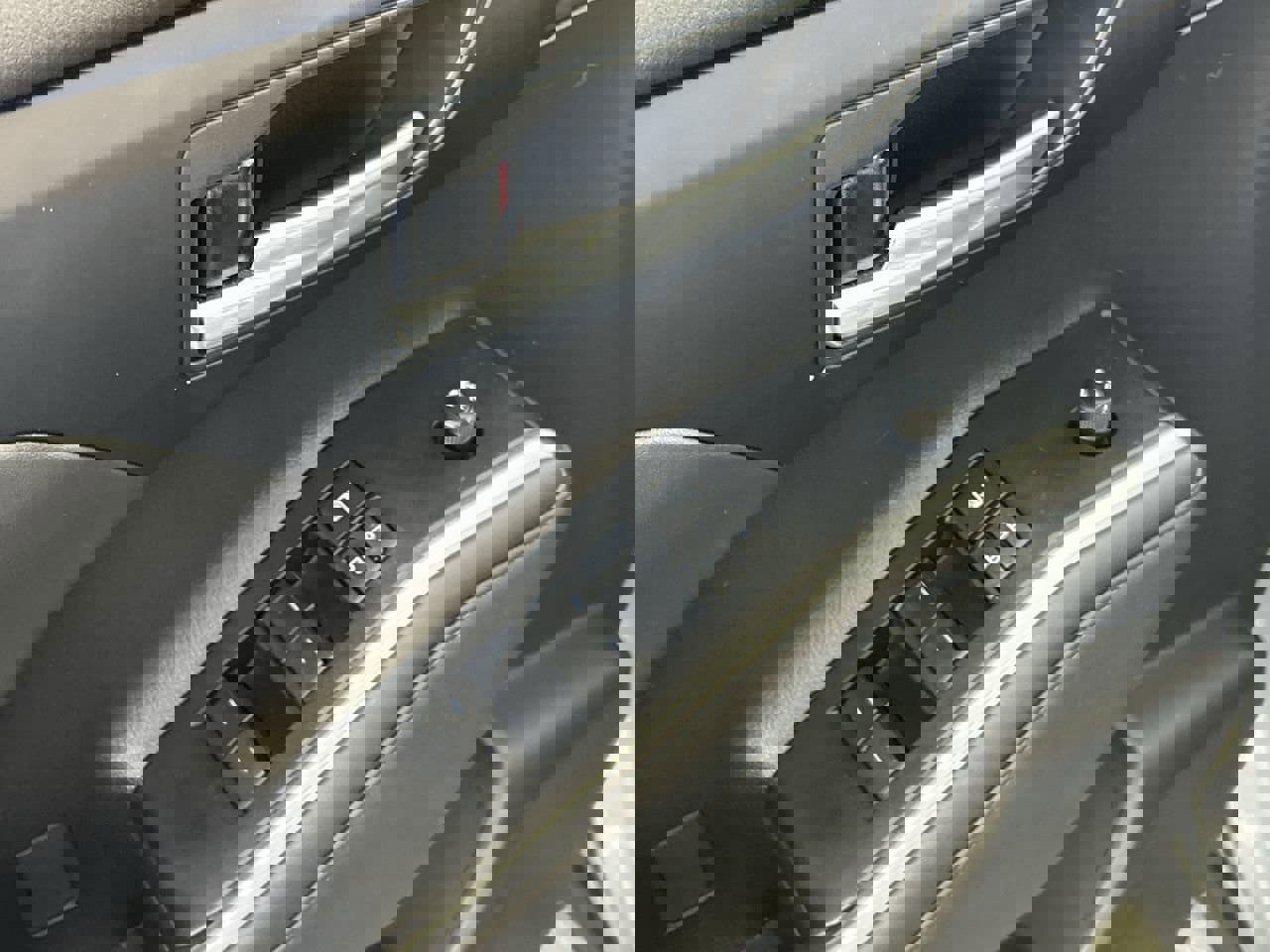 Used 2023 Toyota Highlander XLE image 19