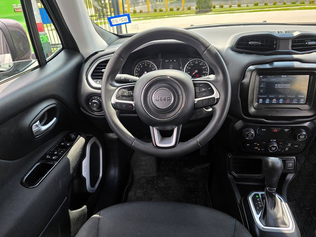 Used 2020 Jeep Renegade Latitude FWD image 14