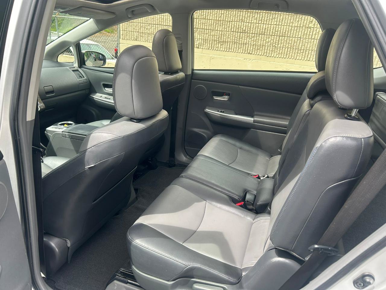 Used 2012 Toyota Prius V Five FWD image 11