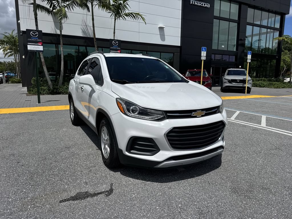 Used 2019 Chevrolet Trax LT w/ LT Convenience Package FWD image 7