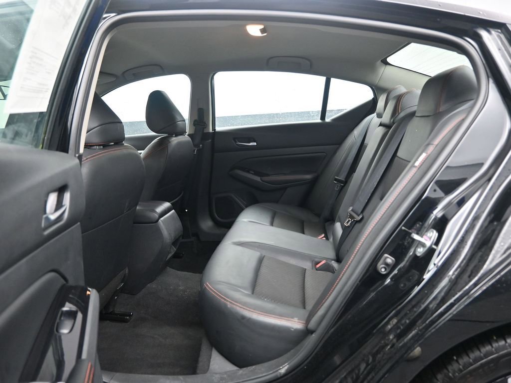 Used 2025 Nissan Altima 2.5 SR image 29