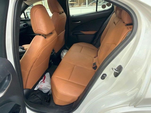 Used 2022 Lexus UX 200 w/ Premium Package FWD image 19