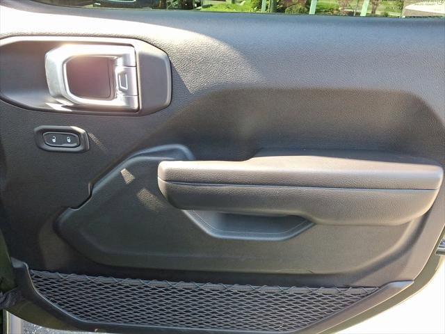 Certified 2021 Jeep Gladiator Mojave w/ LED Lighting Group AWD/4WD image 10