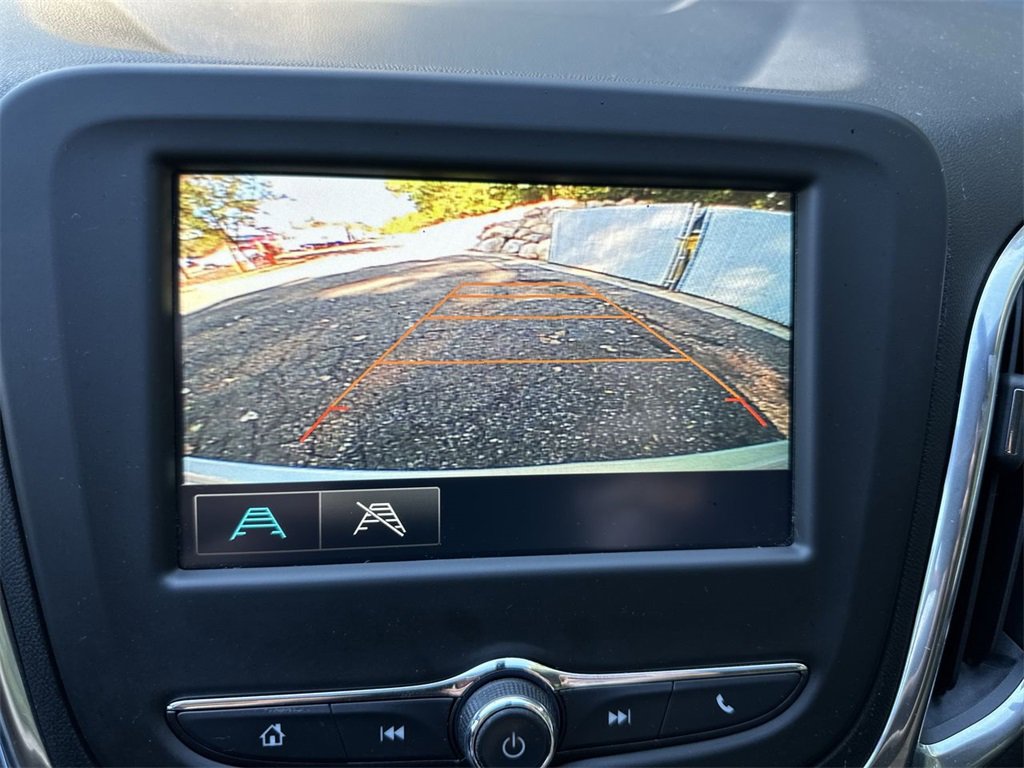 Used 2018 Chevrolet Equinox LT image 18