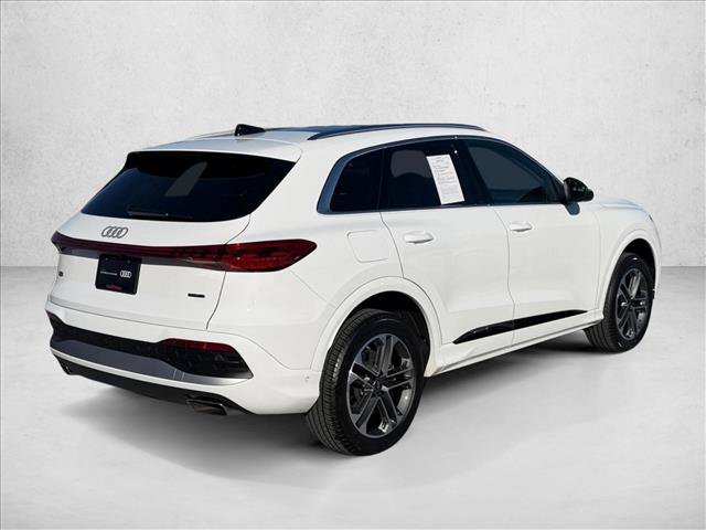 Certified 2025 Audi Q5 Premium w/ Convenience Package AWD/4WD image 5