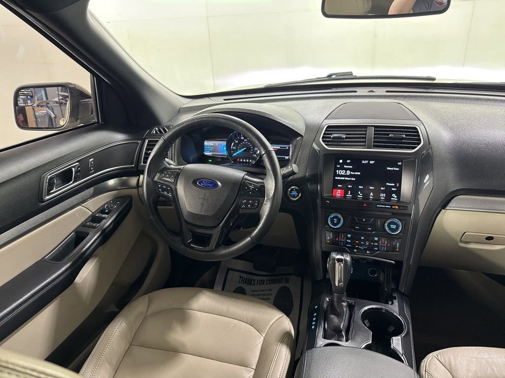 Used 2018 Ford Explorer XLT w/ Equipment Group 202A FWD image 16