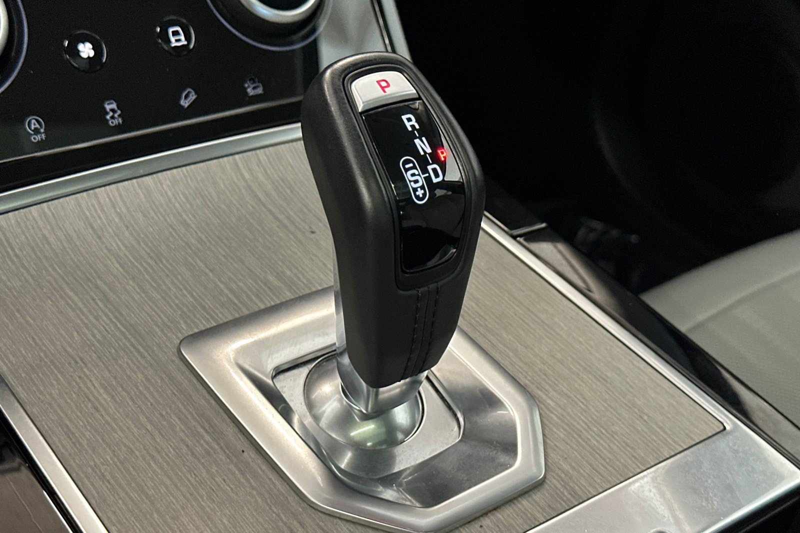 Certified 2023 Land Rover Range Rover Evoque SE AWD/4WD image 18