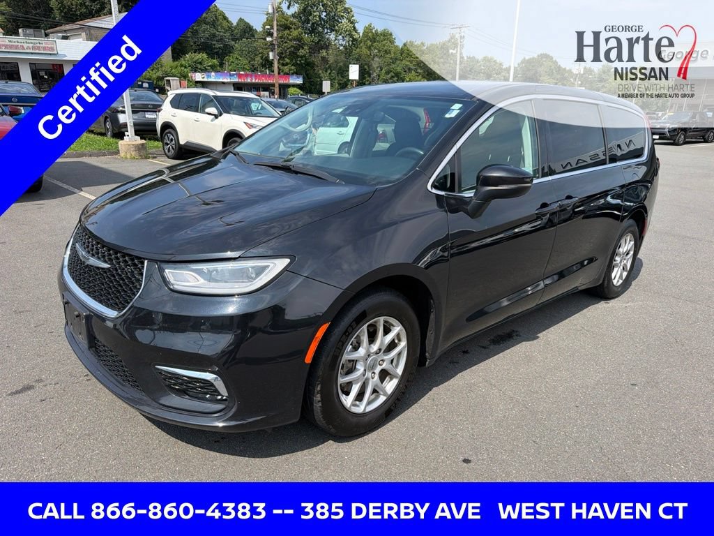 Used 2023 Chrysler Pacifica Touring-L FWD image 1