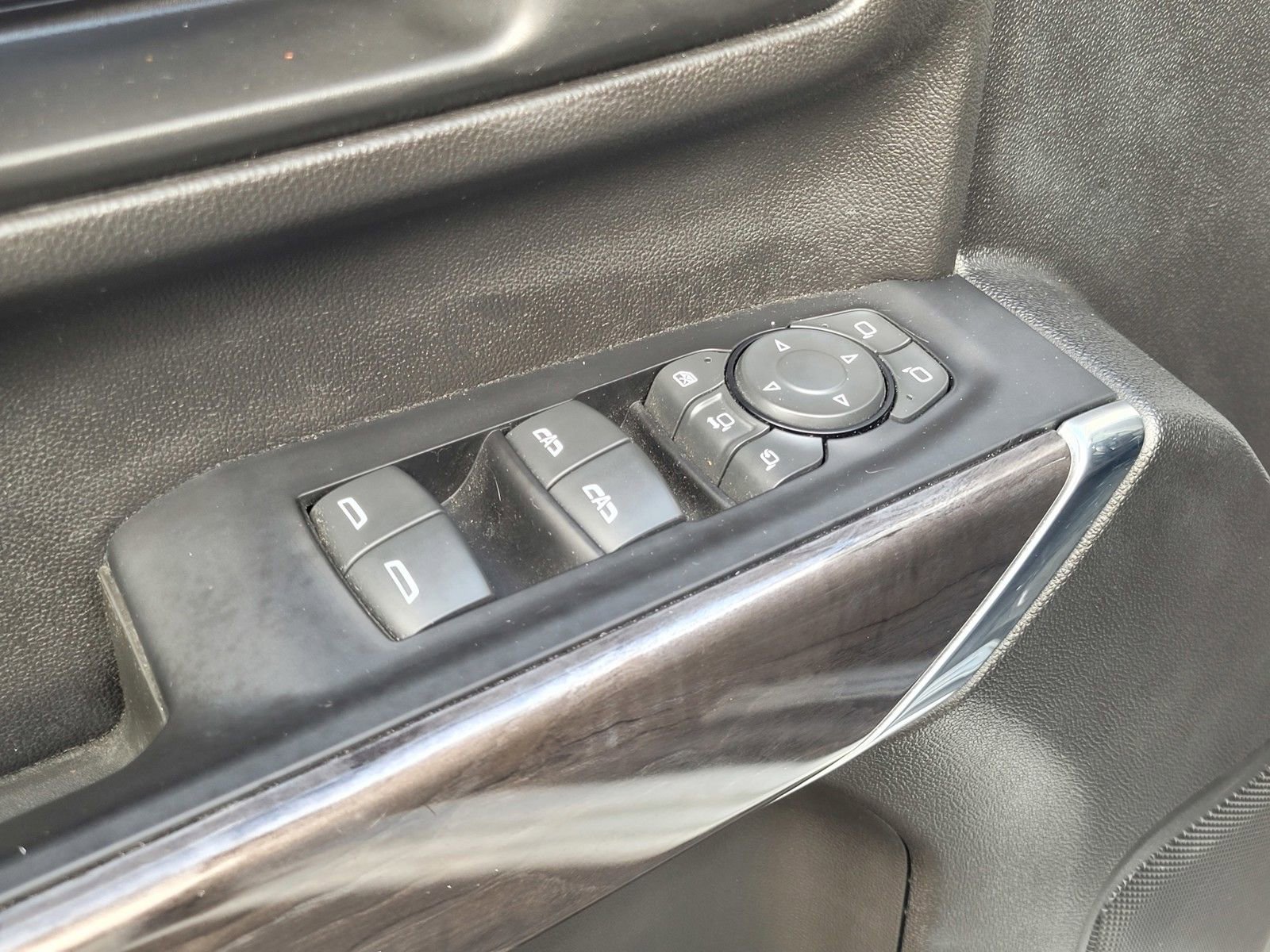 Used 2023 Chevrolet Silverado 2500 LTZ image 17