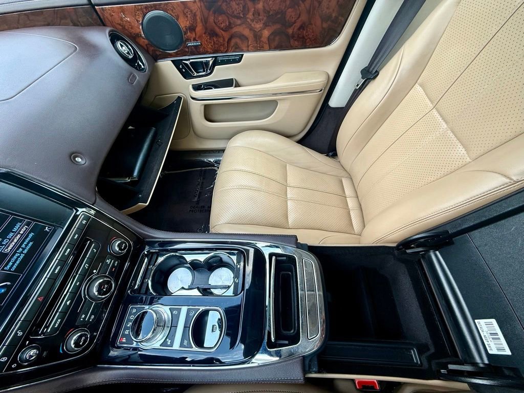 Used 2015 Jaguar XJ AWD image 22