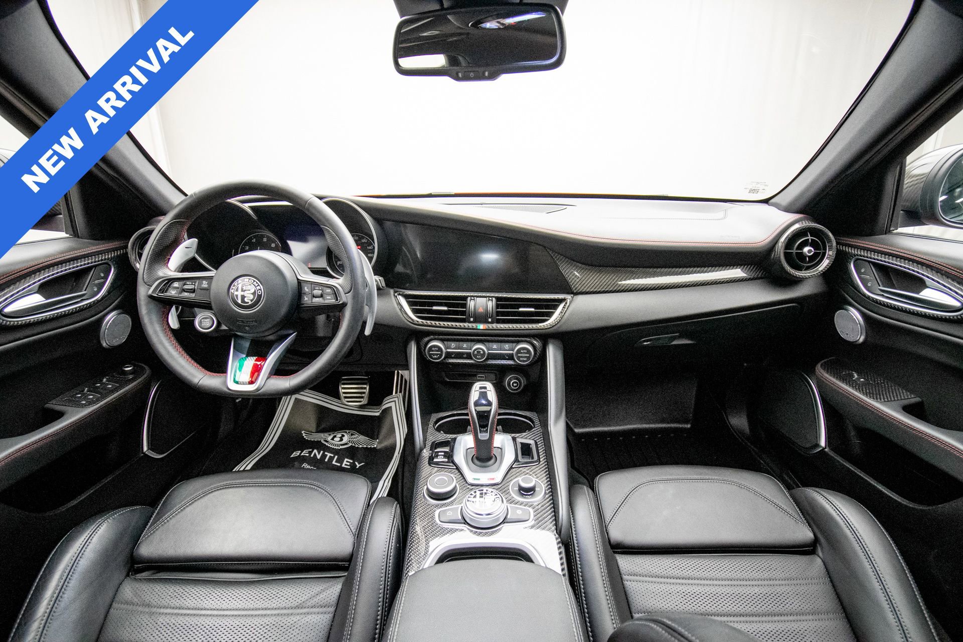 Used 2023 Alfa Romeo Giulia Estrema image 12