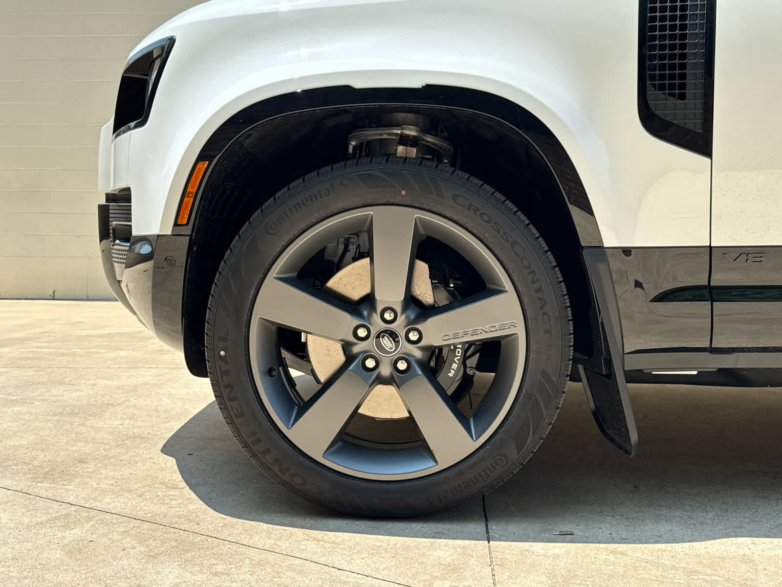 New 2025 Land Rover Defender 110 V8 image 6